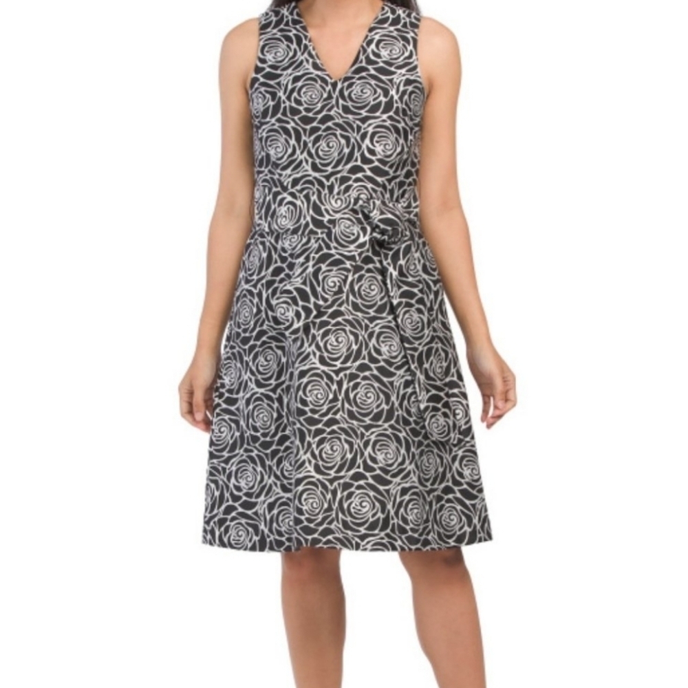N Natori Rose Jacquard Sleeveless A line Dress